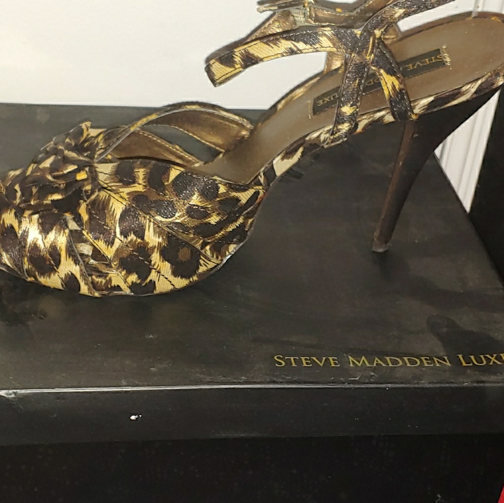 Luxury Madden sandal